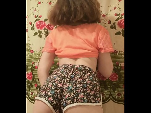 ❤️ Usana oluselula olunomtsalane lukhulula ibhulukhwe yakhe emfutshane kwikhamera ️❌  kwi-xh.mypornpics.ru ️❤